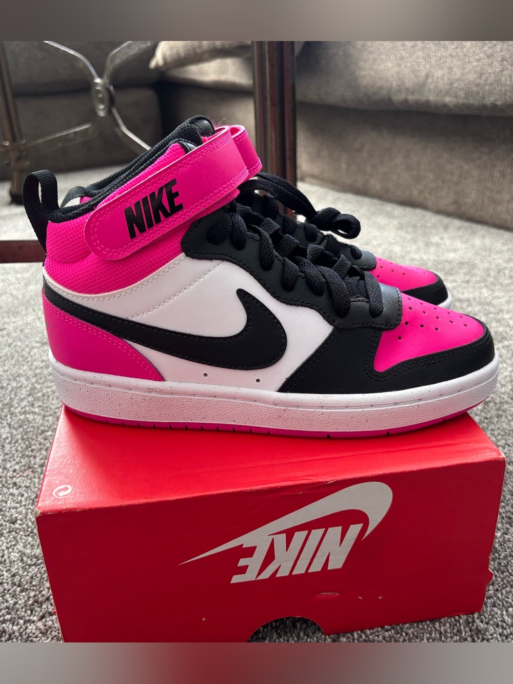 Nike Kids High-Top Sneakers in Hot Pink, Black & White | NWT |3.5Y |